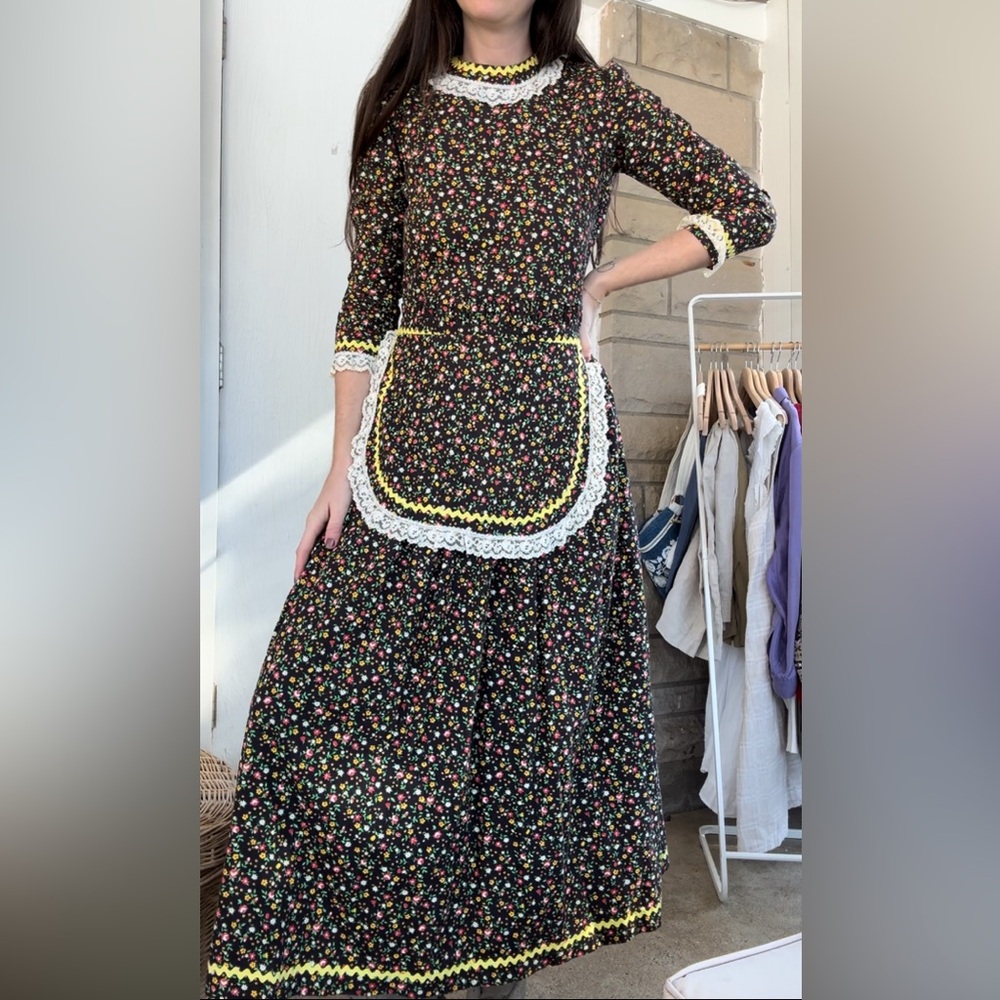 vintage handmade floral print dress with apron cottagecore
